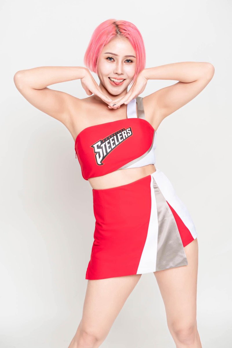 lilylu0917's tweet photo. 初勝利めっちゃ嬉しい！
会場全体が応援する感じがとても良かったです🦾

クラッシュゾーンシートがおすすめだよ
ライブ感がドキドキしすぎ！

#Steelers ！！！

高雄17直播鋼鐵人 Kaohsiung 17Live Steelers

#啦啦隊の日常
#Lilypose #love #life #photo 
#ootd #selfie
#swag #filter #bff #ltns https://t.co/QBcuoEJiB4