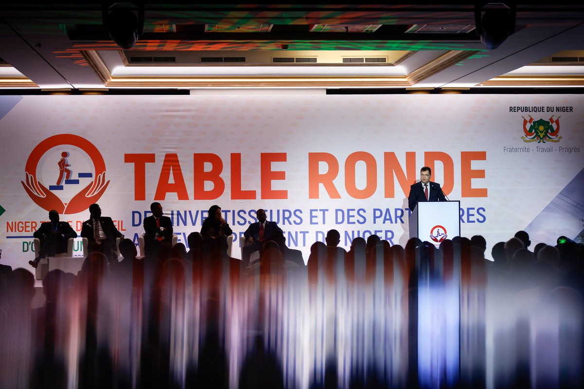 Je suis hereux d'annoncer que depuis 2021 l'🇪🇺 a déjà mobilisé près de €770 millions et que l'aide globale future de l'UE avec les États membres au #Niger devrait atteindre au moins €2,3 milliards, un montant qui pourrait être revu à la hausse au cours des 2 prochaines années.