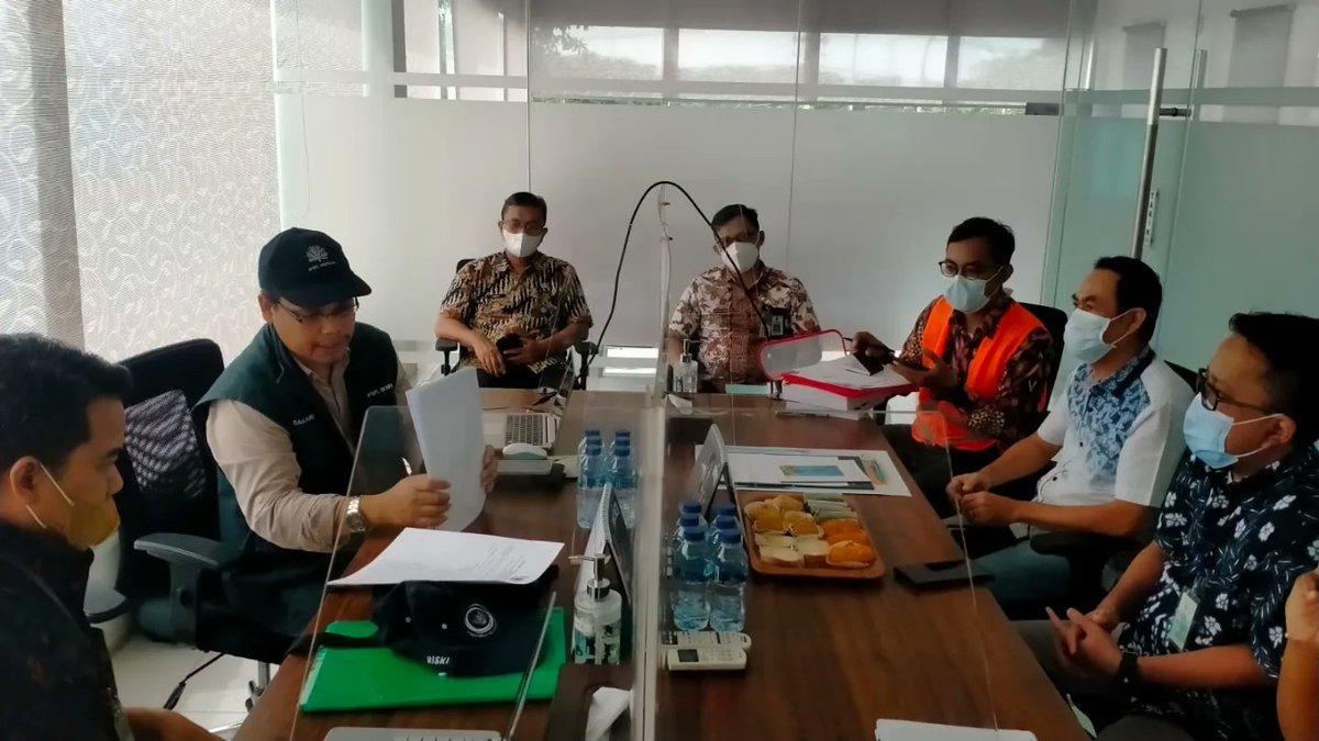 bung_wardi's tweet photo. Gresik, 02-12-2022
Tim @bpspldenpasar wilker Jatim @ditprl.kkp @ditjenprl @kkpgoid bersama @cabdinkp_tuban @diskanlajatim melakukan monitoring pemanfaatan ruang laut di kabupaten Gresik.
#UU11/2020
#PP5/2021
#PP21/2021
#PermenKP28/2021
#PP85/2021 https://t.co/vvGrV5VWxt