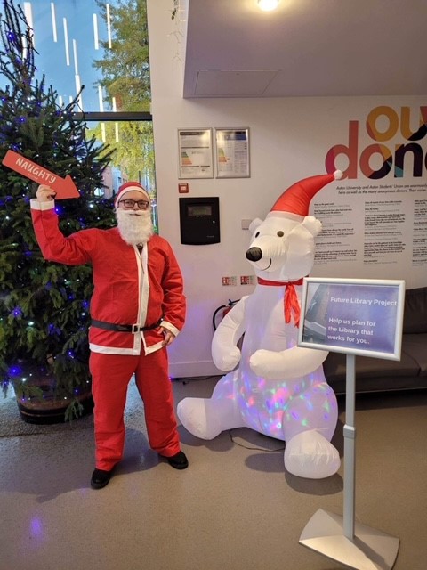 AstonUniLibrary's tweet image. Library staff will be in @aston_union building today asking you for your thoughts for our Future Library Project. Help us create the Library that works for you!! 
#TeamAston #FutureLibrary