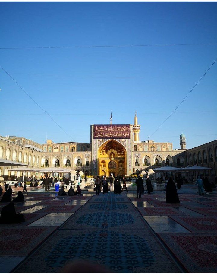 ریزه‌خور مرام تو هستیم گرچه دل
لایق برای نوکری این حریم نیست
راهم بده که توبه‌کنان باز آمدم
نزد کریم، هیچ خطایی عظیم نیست!
السَّلامُ عَلَیکَ یا مُعینَ الضُّعَفاءِ وَ الفُقَراء
سلام_آقا