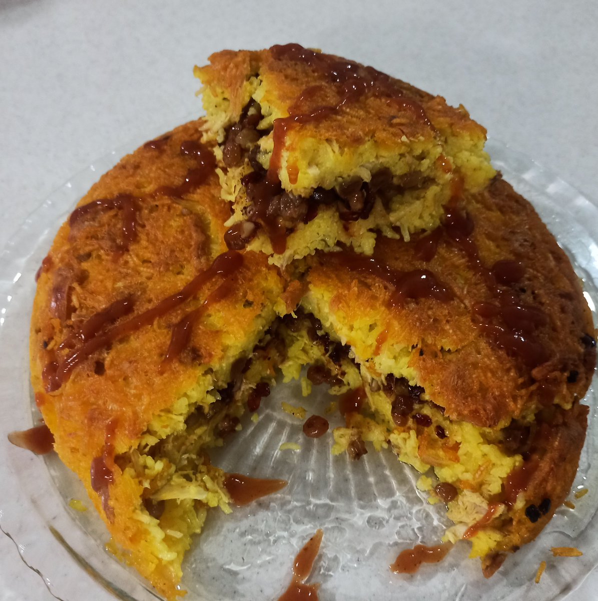MissZari4's tweet photo. ته چین مرغ زری پز🥰👩‍🍳
آشپزی یکی از کارای لذت بخشی هست که نیاز به علاقه،ذوق،حوصله خانم خونه داره😉
مواد لازم:برنج،تخم مرغ،زعفران،مرغ،ماست،زرشک،کشمش،مغزگردو،گلاب،دارچین،روغن
میتونید به راحتی این ترکیب رو درست کرده و نوش جان کنید🥰 https://t.co/oBYG3FwpgP