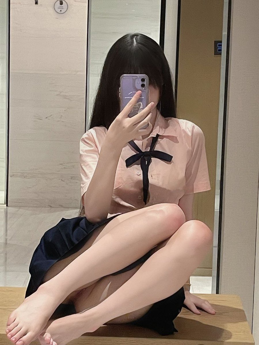 199molg's tweet photo. #JK少女   什么类型的服装才能抓住你的心呢？JK还是护士..... https://t.co/BOR3sERAj7