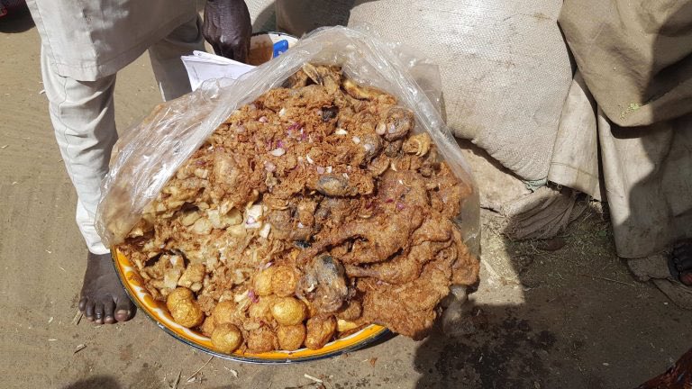 KanoChronicle's tweet photo. Fun fact: Kano arguably has the most street foods you would ever see anywhere in Nigeria, and it’s interesting to note that with as little as N50 or even lower you can get a cut from a loaf of bread here.

Kano is arguably the cheapest place to live in Nigeria. https://t.co/YlOEXk1xbF