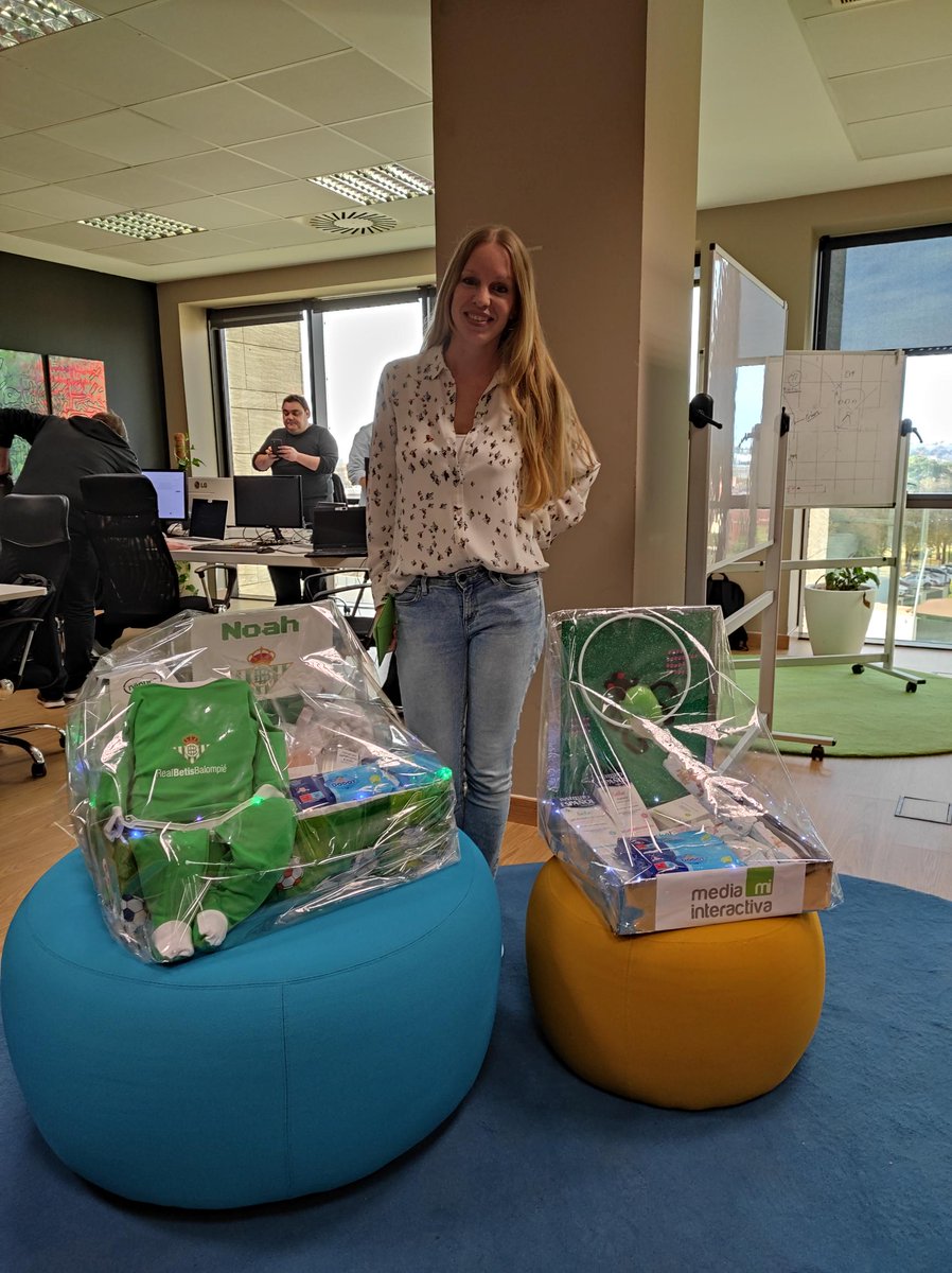 Med_Interactiva's tweet photo. ¡En Media Interactiva nos encanta celebrar las buenas noticias! 💚
Nos hacía especial ilusión tener un detalle con nuestra compañera Esther y compartir con ella el nacimiento de su hijo Noah.
¡Enhorabuena de parte de todo el equipo!
#SomosMI #WorkatMI #RRHH #HR #Conciliacion https://t.co/o0wkfux7RP