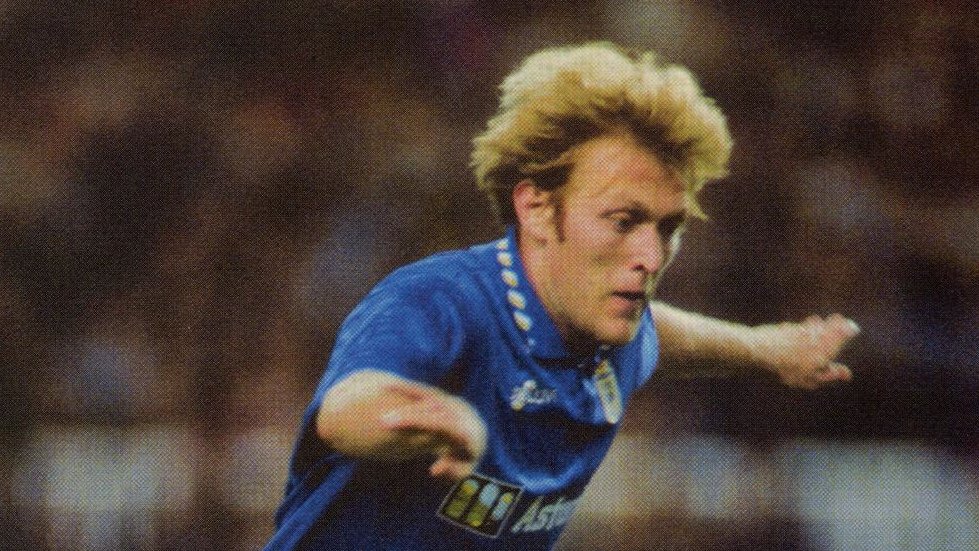 FutbolCarroza's tweet photo. 🟦 Escoge a tu extranjero preferido del Real Oviedo, de entre los que hayan jugado en el club azul en los años 90.

🇭🇷 Jankovic
🇭🇷 Prosinecki
🇵🇾 Hicks
🇭🇷 Gracan
🇭🇷 Jerkan
🇷🇴 Lacatus
🇷🇸 Jokanovic
🇸🇰 Dubovsky
🇷🇺 Onopko
🇵🇹 Paulo Bento
🇵🇹 Abel Xavier
🇵🇦 Dely Valdés
🇦🇷 Pompei
⁉️ Otro https://t.co/uuQBDLIPvT