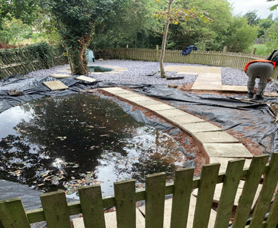 WMPS_Comms's tweet photo. Another fantastic project from our Community Payback team in Warwickshire, who have been busy installing a wildlife area, pond and seating area for pupils and teachers to participate in outdoor learning activities at a school in Nuneaton.
#communitypayback #wmps
@hmpps https://t.co/zN67Rdaqml