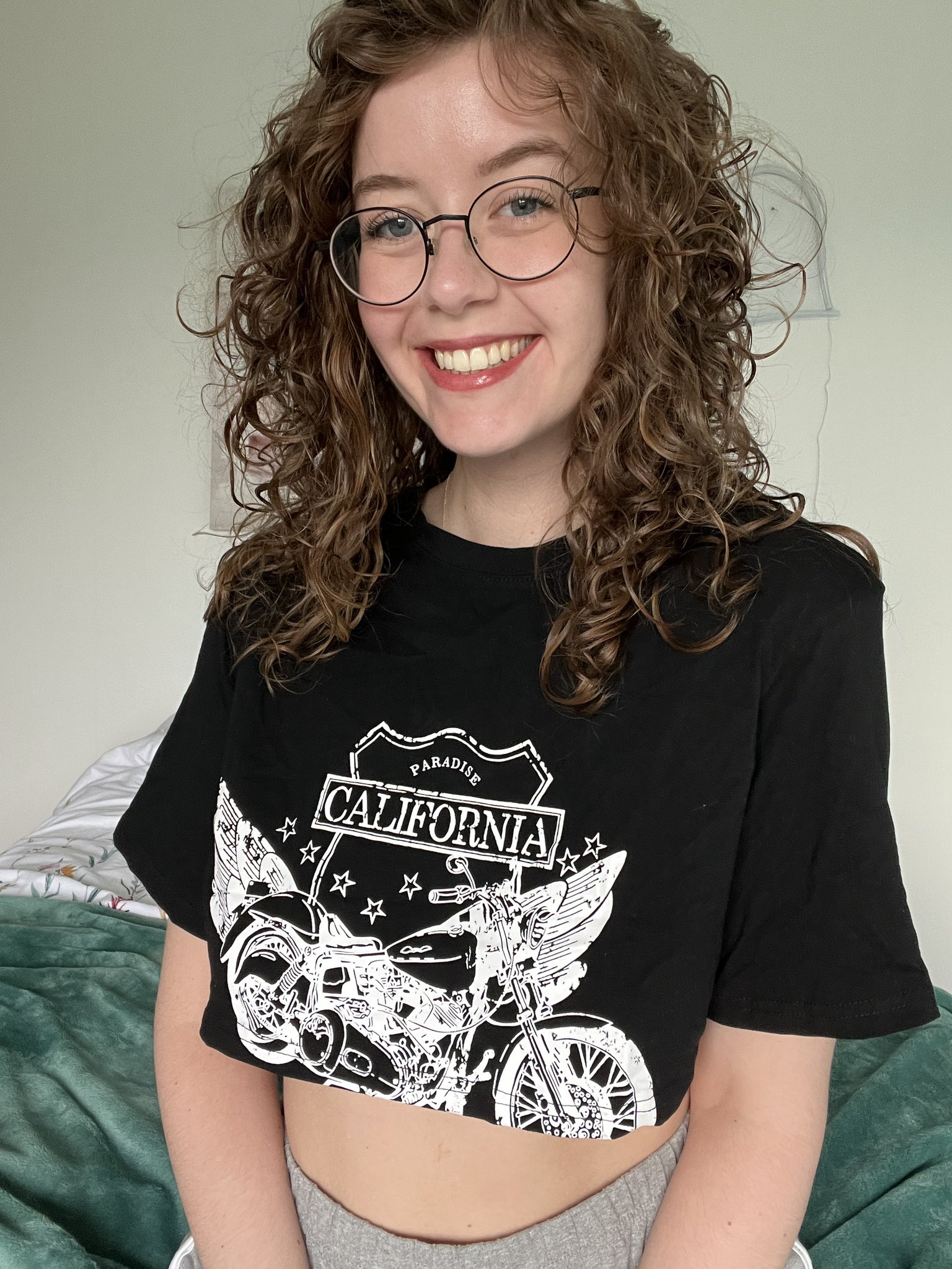 TW Pornstars - 1 foto. Jo Munroe. Twitter. This top is a little risky