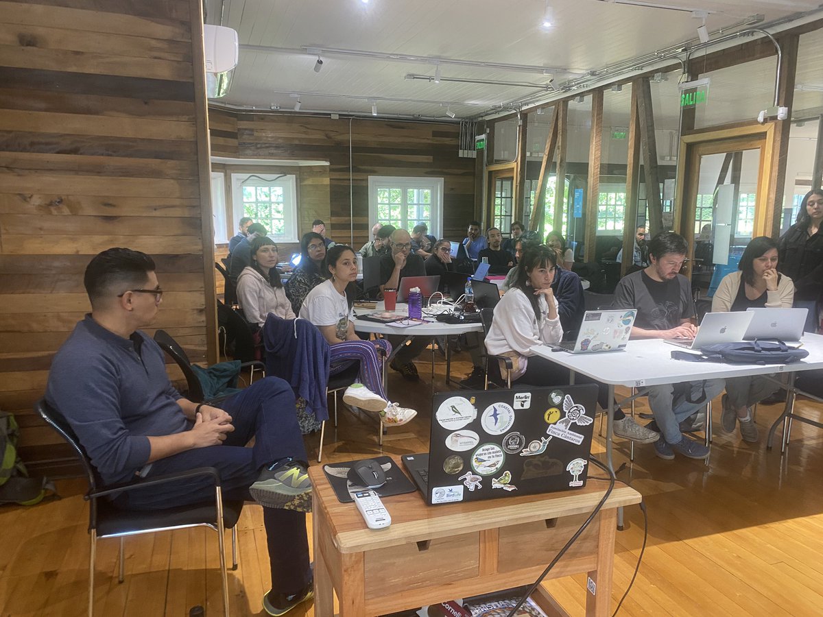 ivonicolas's tweet photo. Iniciando en Valdivia el taller “Introducción al uso de los datos de eBird” de @ROC_CL @CornellBirds @Coast_Sol_Prog. ¡La mejor forma de comenzar la semana del XIII Congreso Chileno de Ornitología, con un gran grupo! Gracias @centrohumedales @Team_eBird https://t.co/rheruAUFCa