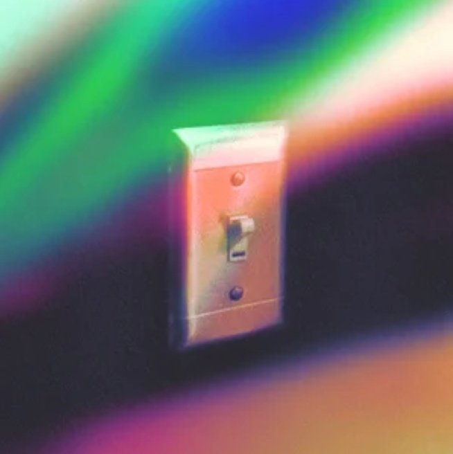 nekonekonekomu's tweet photo. 【#本日の選曲🎧️】
#Light_switch
#Charlie_Puth

チャーリー····

また弄ばれ系の曲？😗

でも、それがチャーリーには最高に似合ってるのよね(笑)🤭

両思いで、あまあま(甘々)で、君と僕は出会えて本当に幸せだー！っていう世界観の楽曲よりも

↓続く https://t.co/46AmP8AKpe
