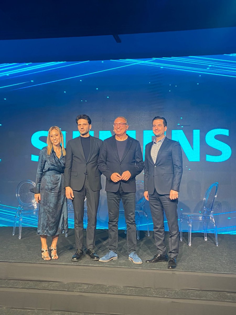 effectburson's tweet photo. Siemens Ev Aletleri, daha iyi bir dünya hedefine katkı olarak sürdürülebilirlik çalışmalarını ‘Geleceği Merak Edenlere’ stratejisiyle yürüteceği özel bir lansman gerçekleştirdi.
#effectbcw
#siemenshometürkiye #geleceğimerakedenlere
#goodspacesi̇stanbul https://t.co/4Ixf8Y8W0H
