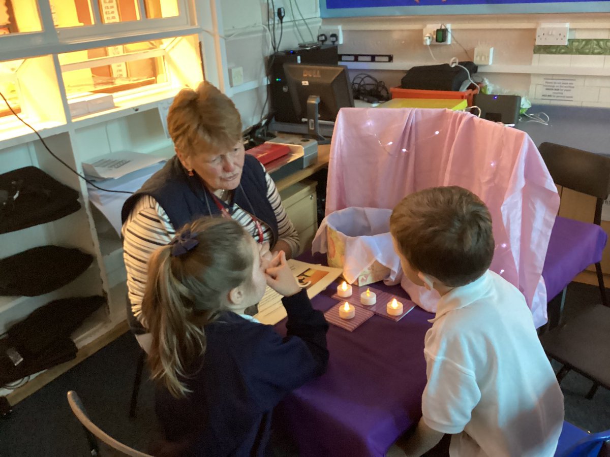 KirkburtonFirst's tweet photo. Thank you so much to @H2MSchools for coming in for the Nativity journey with our Key Stage One children - such a fantastic, immersive experience! https://t.co/4Zt873Rf1r