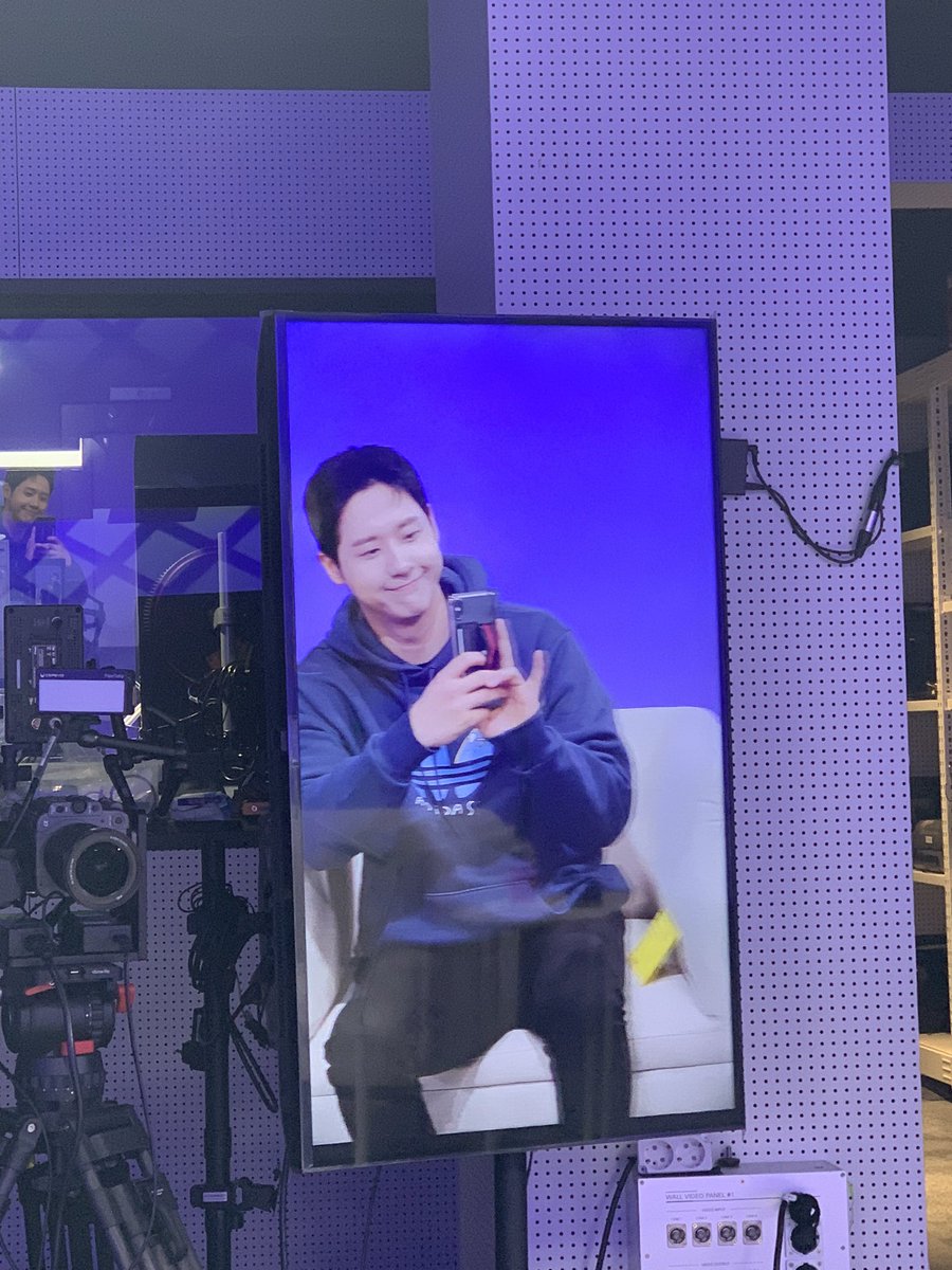 B1A4_CNU's tweet photo. 점심어택❤️ https://t.co/v7jBlOjHpp