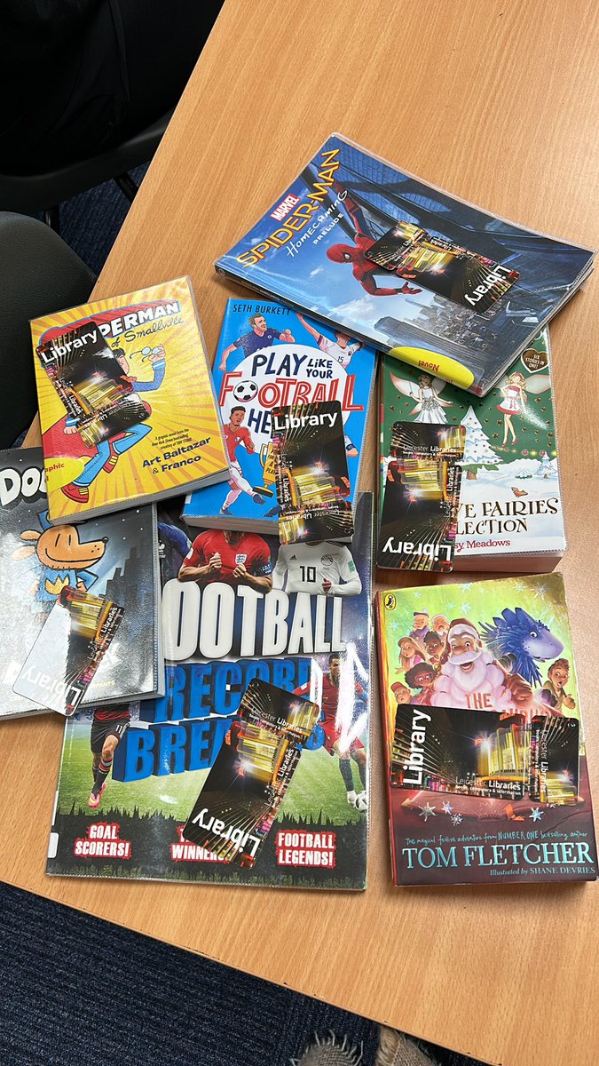 What an amazing time Year 6 had at <a href="/leicesterlibrar/">Leicester Libraries and Community Centres</a> today 😍 Sandy spoke to us about <a href="/LeicesterWiT/">Leicester WiT</a> #OurBestBook and then we got the chance to pick a book to take home (using our new, very own library cards!). Before we left, we even had a picture taken with the OBB award! 😲