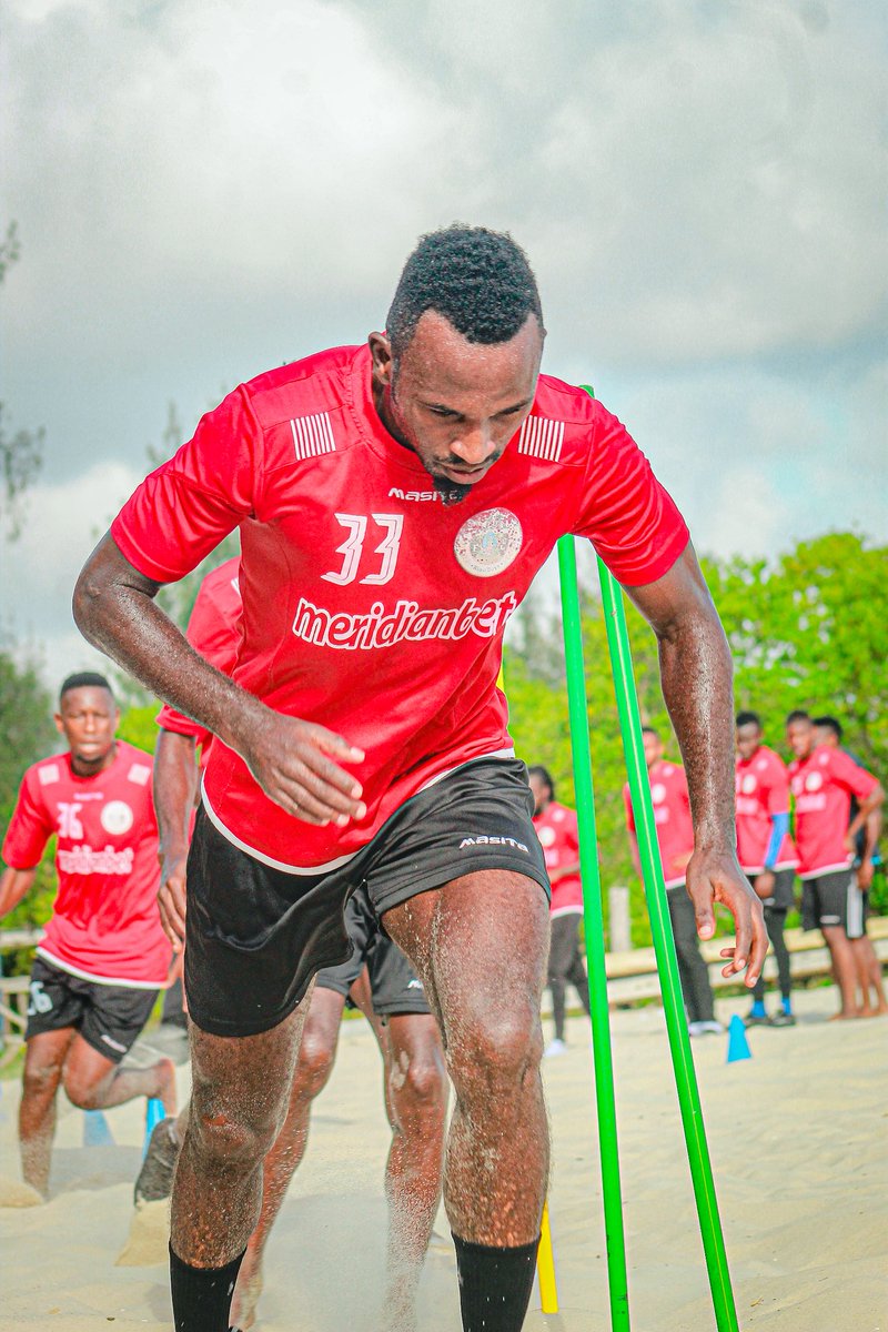 kmcfc_official's tweet image. #BeachSession Mapema Leo Kikosi kilifanya mazoezi  ufukweni kujiandaa na michezo inayofuata ikiwemo ule wa #AzamSportsfederation dhidi ya Tunduru korosho tarehe 11.12.2022.
@masitatanzania 
@masitasportswear 
@meridianbettz 
@azamtvtz 
@nbc_tanzania 
@tbc_online 
@tbc_michezo