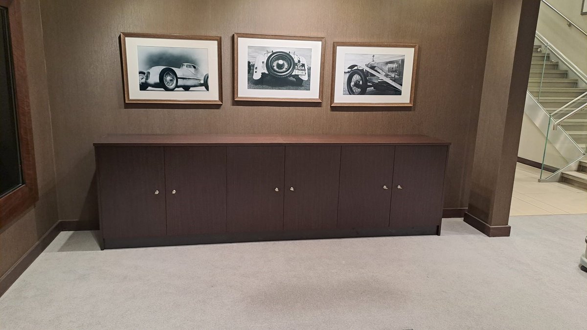 Clements08's tweet image. A bespoke lockable storge cabinet created for our client @georgjensen at their store on Bond Street, London.

#bespokecarpentry #clements #clementsfitout #georgjensen