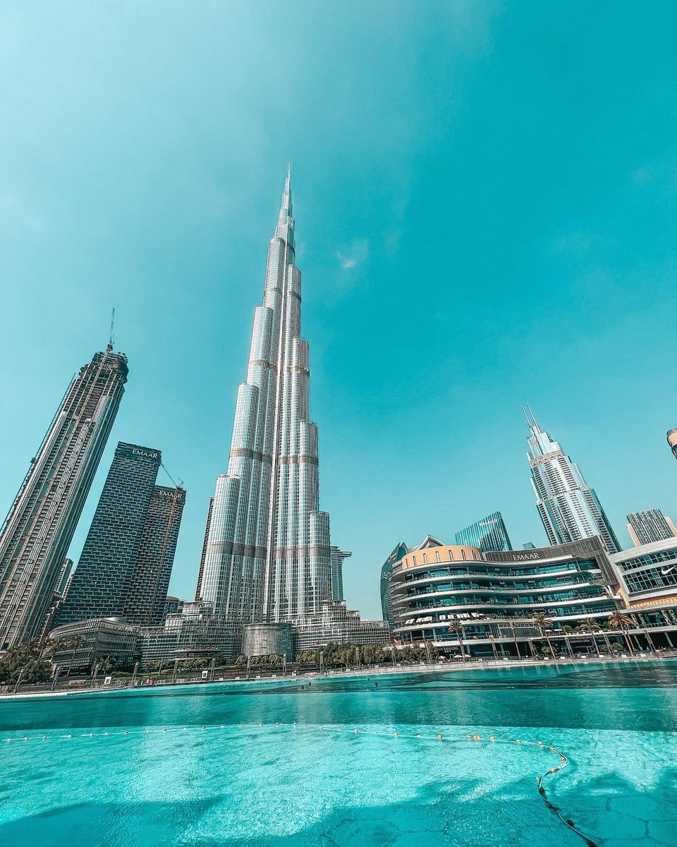 PicsDubai's tweet photo. All blue. 💙 #PicsDubai #Dubai #BurjKhalifa 

Photo by @macskasysandra https://t.co/bFUbqdFgBC