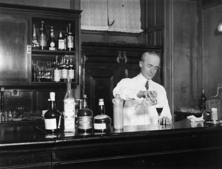 rum_raiders's tweet image. It's National Repeal Day! Try These 5 Prohibition Era Rum Cocktails for a Taste of the Past
rumraiders.com/article/try-th…
.
#repealday #Prohibition #1920s #alcohol #rum