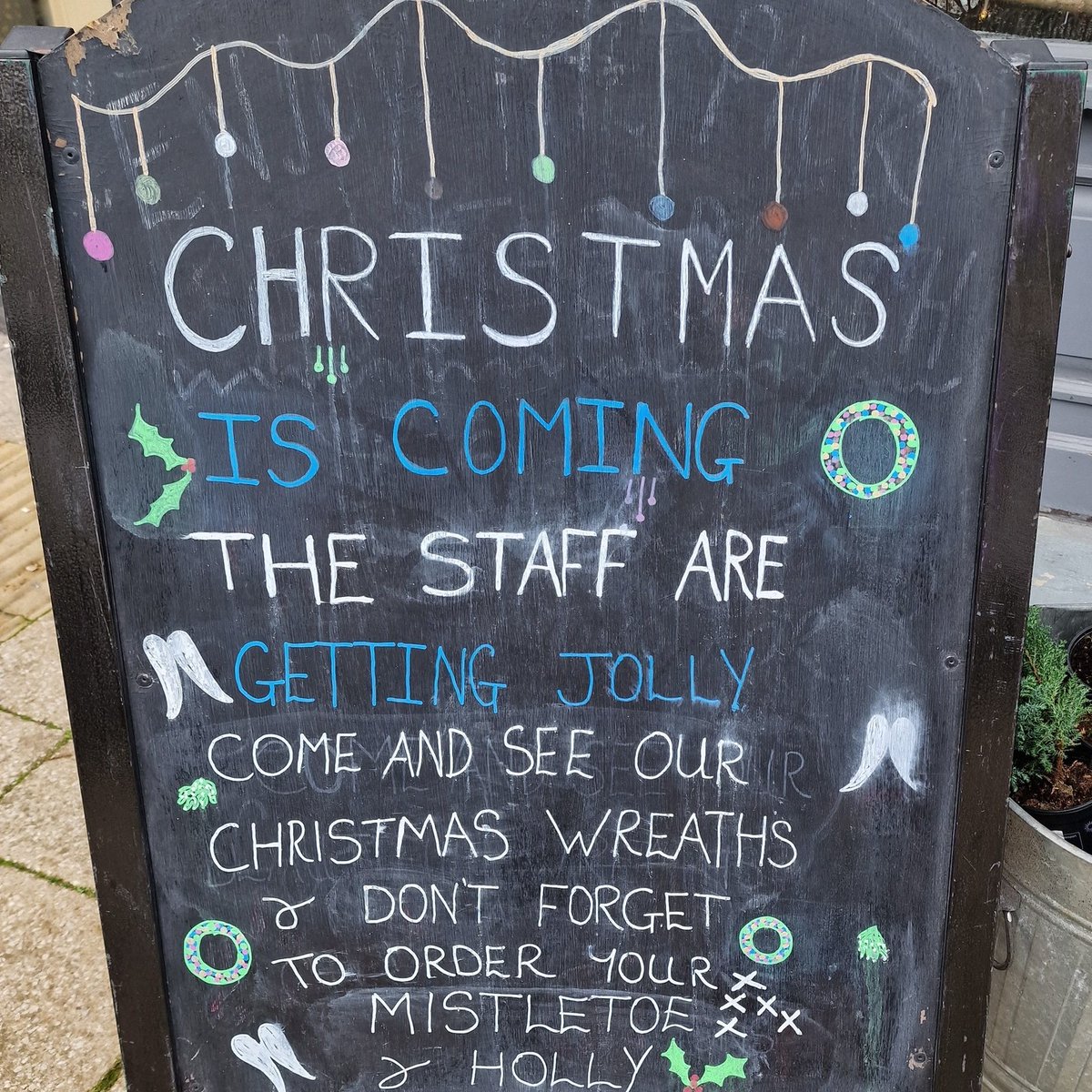 B31Voices's tweet photo. Flower Centre:"Christmas is coming &amp; we are excited! Come &amp; visit us in store &amp; pre-order your flowers now. Call:0121 4765795"

#B31SupportingLocal #Northfield

(Please note: we are happy to support local small businesses,however this post is not an endorsement of their services) https://t.co/Idc7oF5QPS