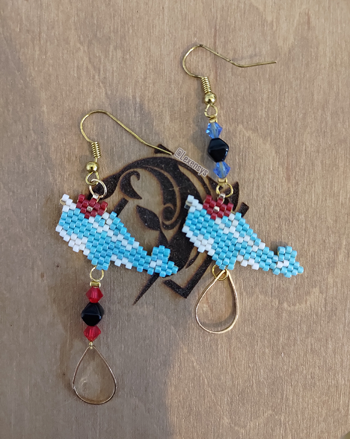 Olah ! 
It's the final days, final hours even, of Tartaglia's banner and I was able to C6 him ! 
So here's a little tribute (✿◠‿◠)
 @GenshinImpact @genshinimpactfr #Tartaglia #childe #MonocerosCaeli #earrings #crafts #brickstitch