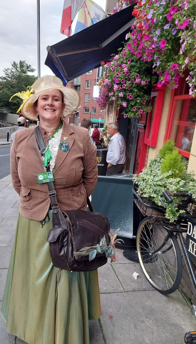 singtourguide's tweet photo. Everyone loves a pub with a past and this one is Darkey Kellys in case you didn't know about the story of all the bad stuff that happened here, I talk about it on my tours and we even go inside for a jar
#WinterInDublin
#dublinsbreathoffreshair
#darkeykellypub
#historicalpubs https://t.co/6gh7sIxQTN
