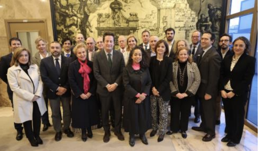 Gracias y enhorabuena a <a href="/vcjefferson/">VIACírculoJefferson</a>, a su junta directiva y su presidenta, <a href="/encarnitadla/">Encarnita Del Amor</a> 
por organizar el encuentro con la embajadora Jullisa Reynoso de <a href="/USembassyMadrid/">U.S. Embassy Madrid 🇺🇸🇪🇸</a>