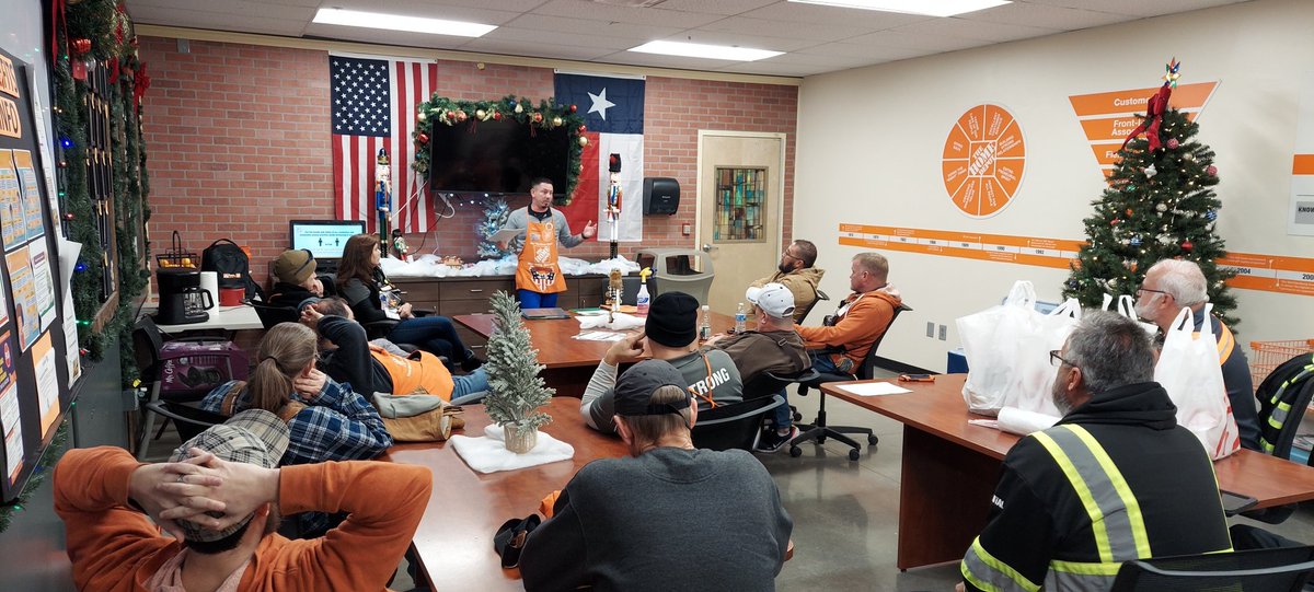 RentalHd's tweet photo. Thank you to the Austin Market Large Equipment team and store associates involved in the training for Bee Cave #6531 TRC expansion. Getting excited for this Grand Opening on 12/15/22!
@RPowersHDRental @spartanbeast17 @ericbernal01 @KadeKasner https://t.co/sKp9sq0MmM