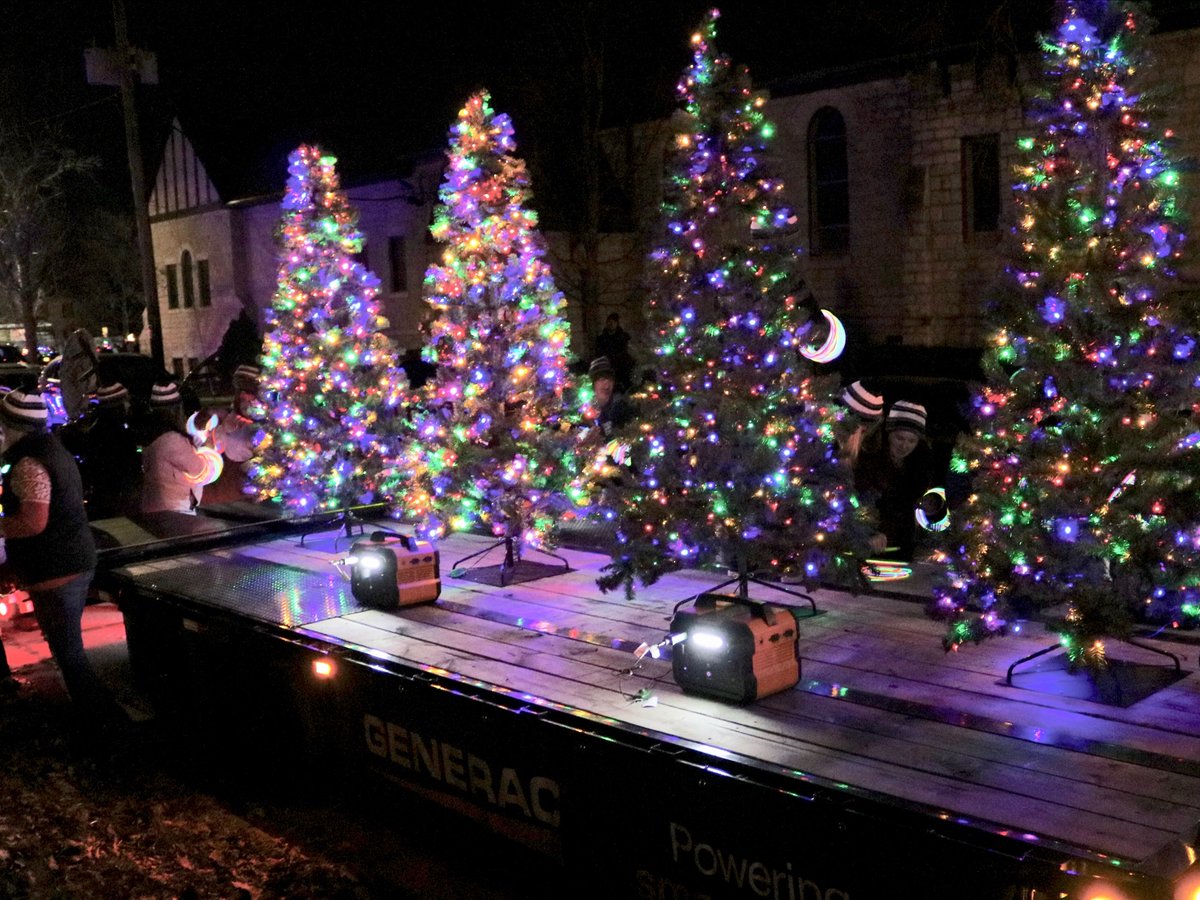 Generac's tweet photo. Over the weekend our new GB1000 Portable Power Stations helped power holiday spirit across Wisconsin at parades in Whitewater, Jefferson, and Waukesha.
#HolidaySpirit #HolidayParade #PoweredByGenerac #ThePowerOfGenerac https://t.co/LEprVdAjFr