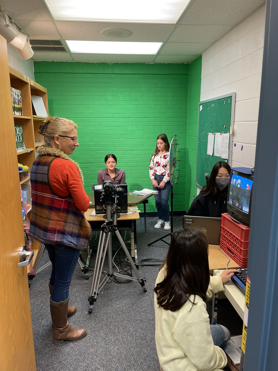 ASpurl's tweet photo. What a great way to start the day with the OC News Network team! They are such a talented bunch of students!@OldeCreekES @FCPSR5 https://t.co/oaKEoRn3Si