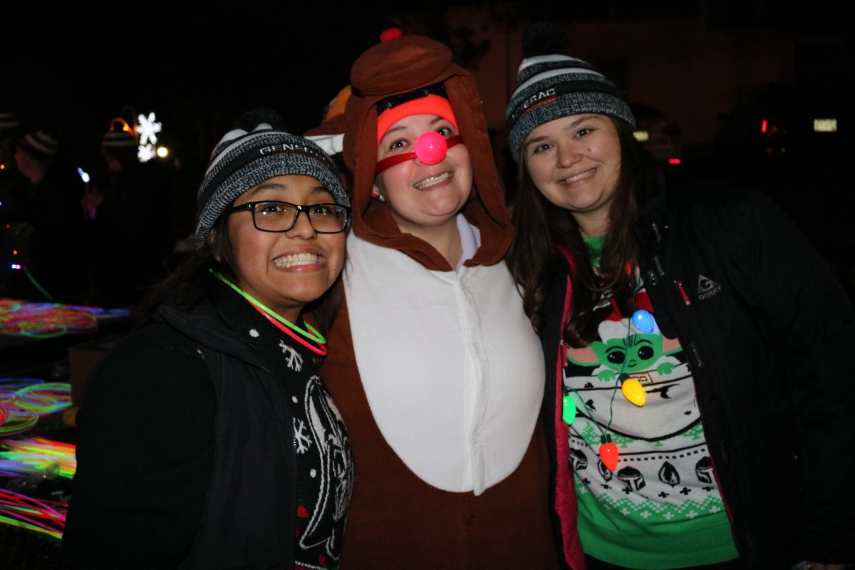 Generac's tweet photo. Over the weekend our new GB1000 Portable Power Stations helped power holiday spirit across Wisconsin at parades in Whitewater, Jefferson, and Waukesha.
#HolidaySpirit #HolidayParade #PoweredByGenerac #ThePowerOfGenerac https://t.co/LEprVdAjFr