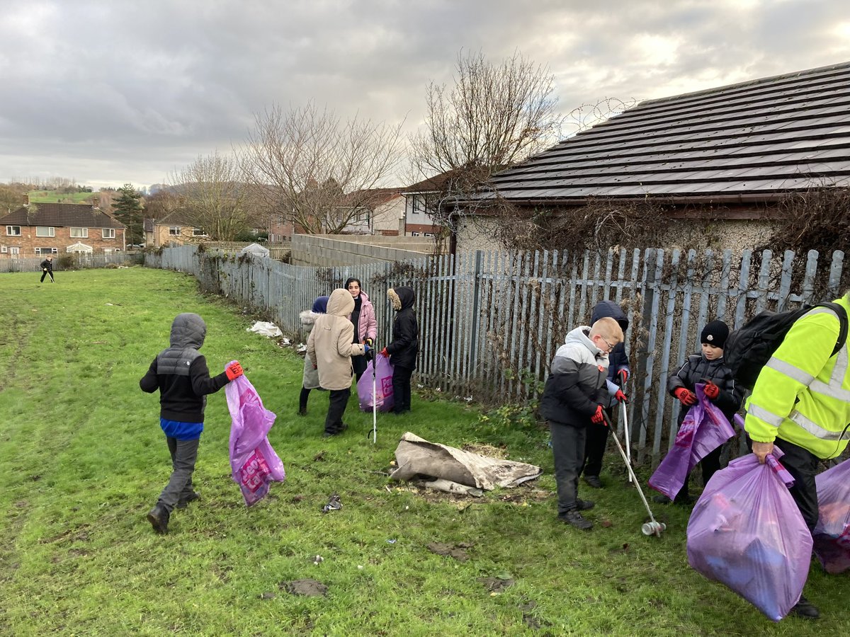 FagleySchool's tweet photo. Today, some of our children took part in a litter pick and were joined by some children from St Clare’s. They collected several bags of rubbish and were thanked by Andy from #Incommunities, who was very impressed at seeing young people helping to take of the environment. https://t.co/ARTYHNjdH7