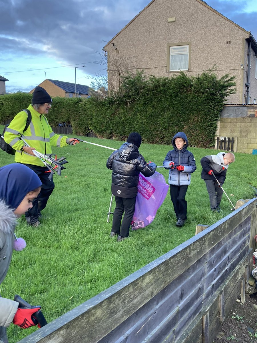 FagleySchool's tweet photo. Today, some of our children took part in a litter pick and were joined by some children from St Clare’s. They collected several bags of rubbish and were thanked by Andy from #Incommunities, who was very impressed at seeing young people helping to take of the environment. https://t.co/ARTYHNjdH7