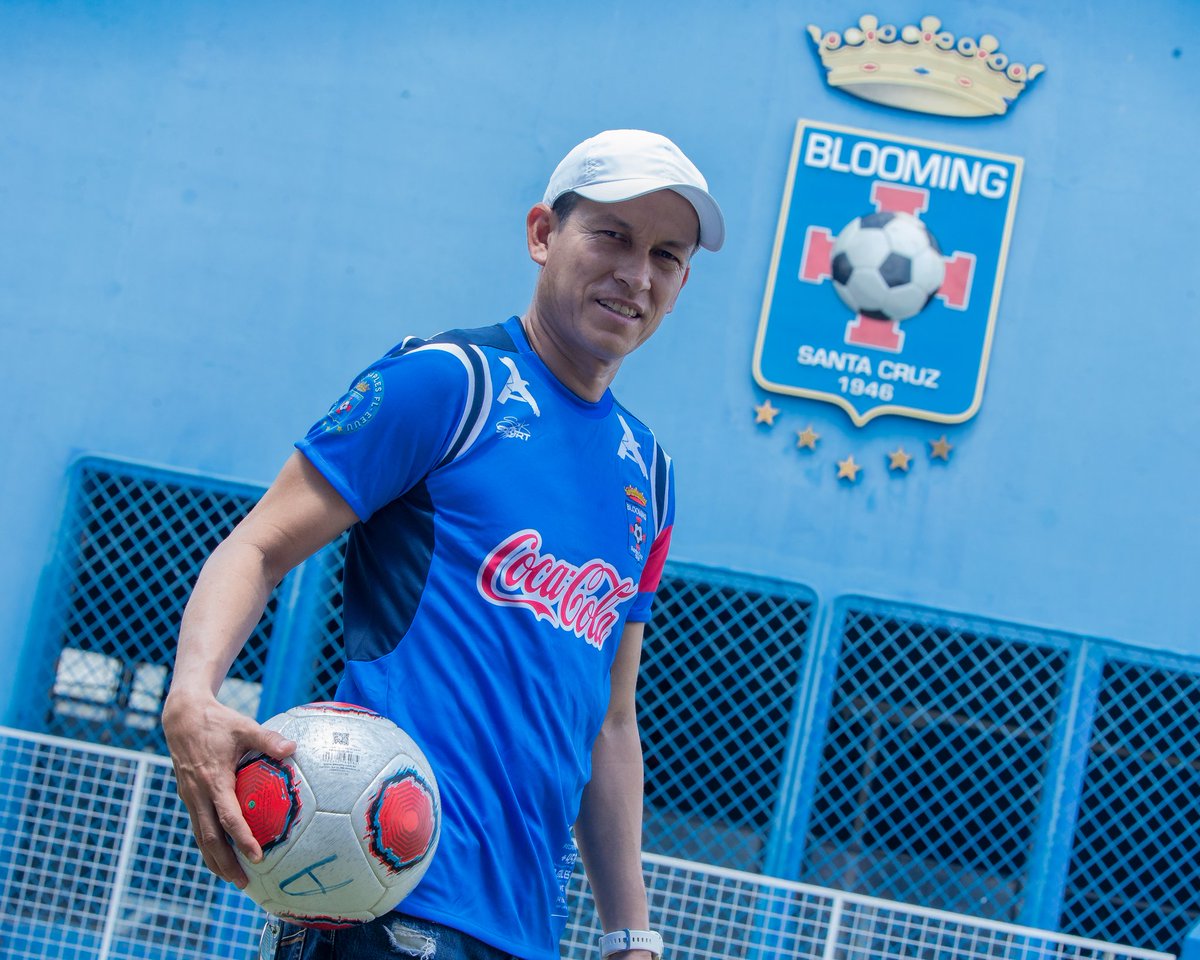 ¡Se viene una jornada emotiva!♾️💙🔟

Este domingo llega la caravana más importante del país, donde estaremos dando el homenaje que merece nuestro eterno capitán.