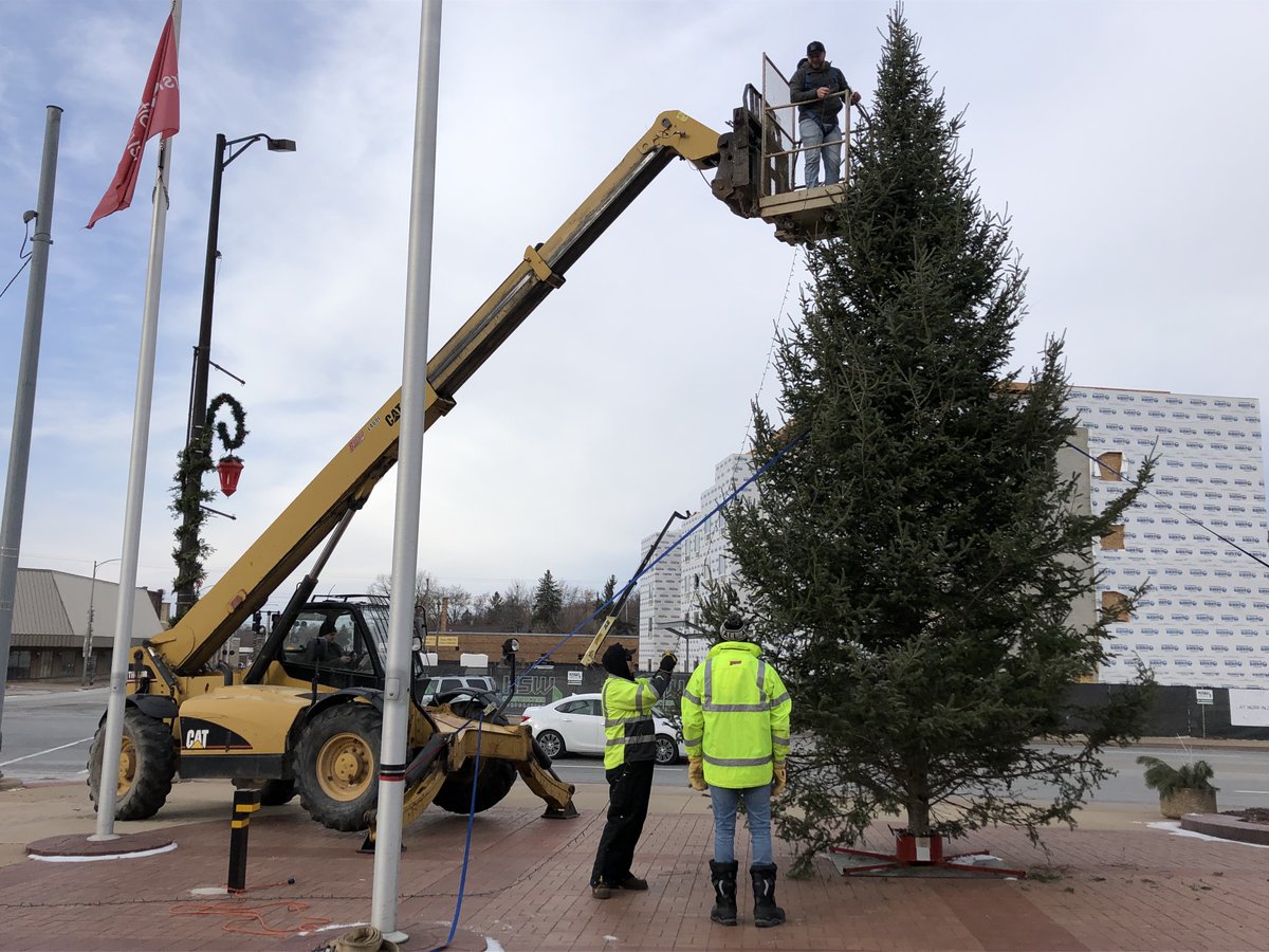 fnbimk's tweet photo. The Community Christmas Tree has arrived- thanks to Swanson's Big Red Barn and the great crew at Bacco Construction Company for putting the lights on for Santa Claus to officially light the tree at the Downtown Iron Mountain Christmas Walk &amp; Tree Lighting this Friday at 6:00 pm! https://t.co/s4prQ3IBck