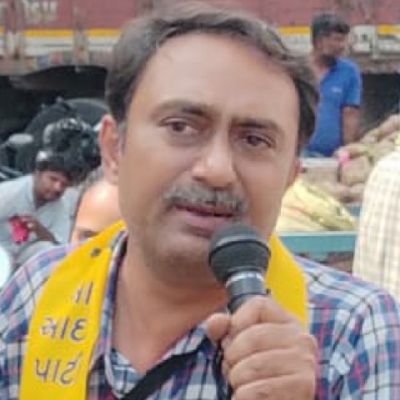 avadhootashok's tweet photo. An AAPian &amp; a Professional Dr from Runn of Kutch, is Man on Radar. He is @DrNehalVaidya a mentor &amp; guide for million of us. I'm paying tribute &amp; love for his wonderful effort in making AAP a force 2 reckon with in Gujarat. He is healing Gujrat not by medicines, but by his Dreams! https://t.co/tpF5aYVwCo