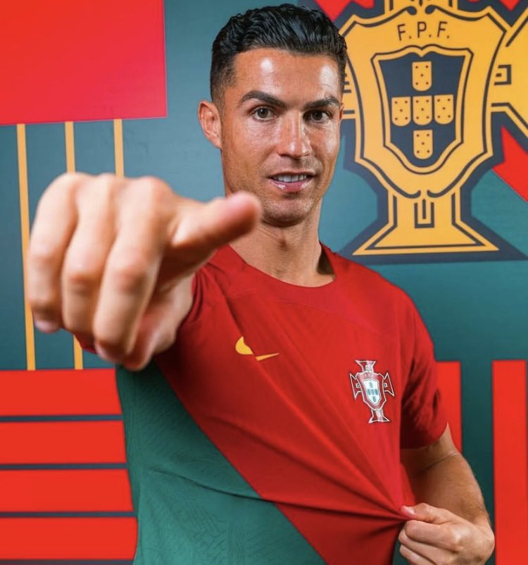 Cristiano Ronaldo'nun Al-Nassr'dan kazanacağı para... 

🔸Yılda: 200 M€
🔸Ayda: 16 M€
🔸Haftada: 3.8 M€
🔸Saatte: 96 bin€
🔸Dakikada: 1.600€
🔸Saniyede: 26€