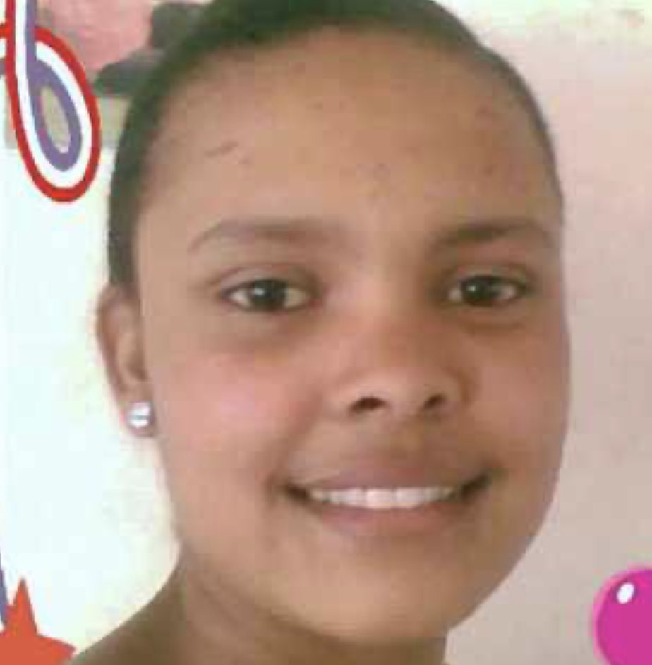 Mikayla Levendal, 25, a mother from Bishop Lavis, Cape Town, was shot dead on Tuesday, 29 November. Mikayla, along with two other men, was each shot twice in the head. The motive for the murders is unknown and no one has been arrested. 
Rest in power sister ✊💜 
#KeepTheEnergy