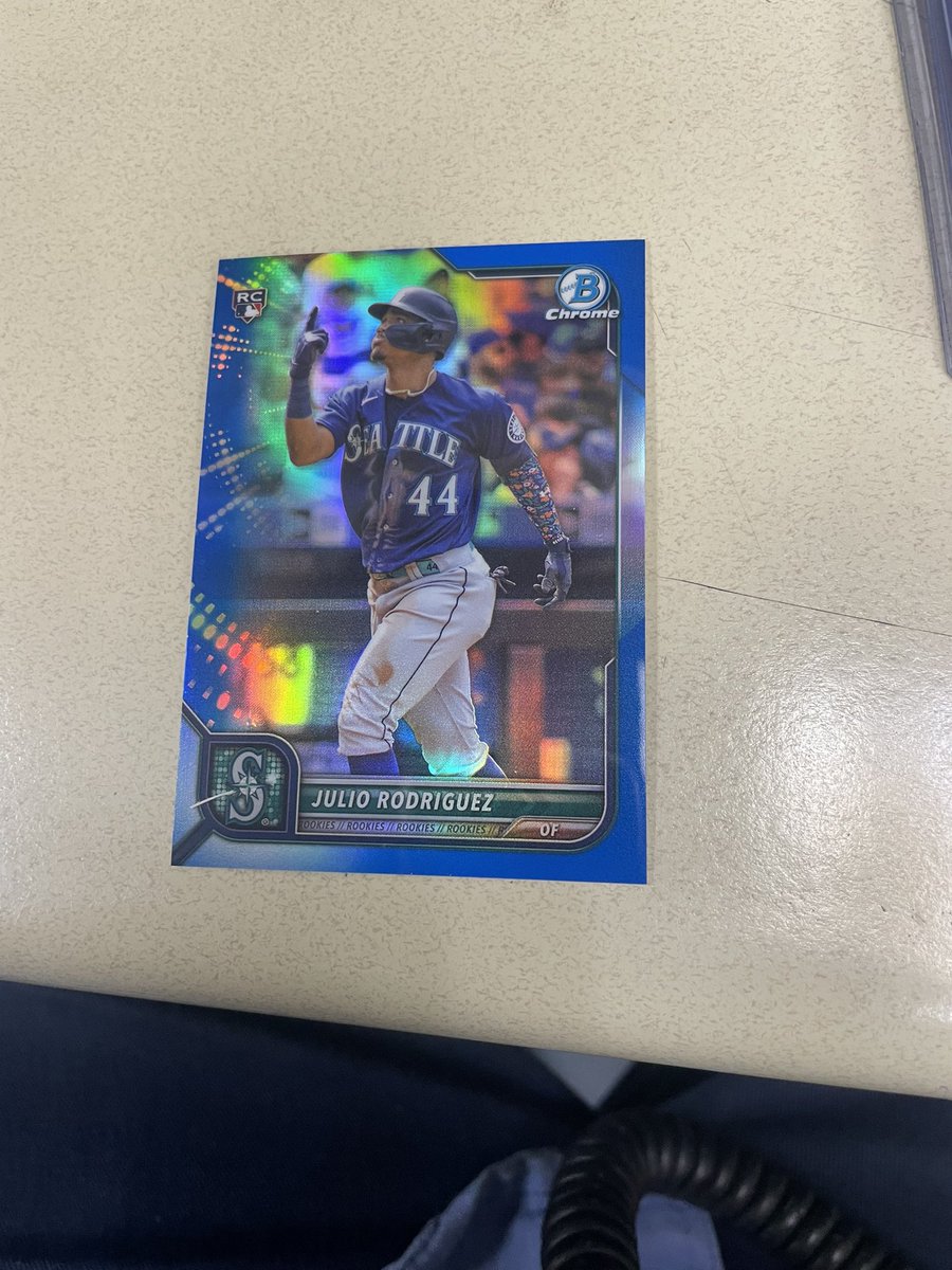 CoreyCh11631249's tweet photo. @Elliott0924 @charlesbdavis19 J-Rod 2022 Bowman Chrome Rookie /150 Blue - $350

2022 Bowman Chrome Prospect Auto Cristhian Vaquero Base- $145 https://t.co/2LRkkwv9ce