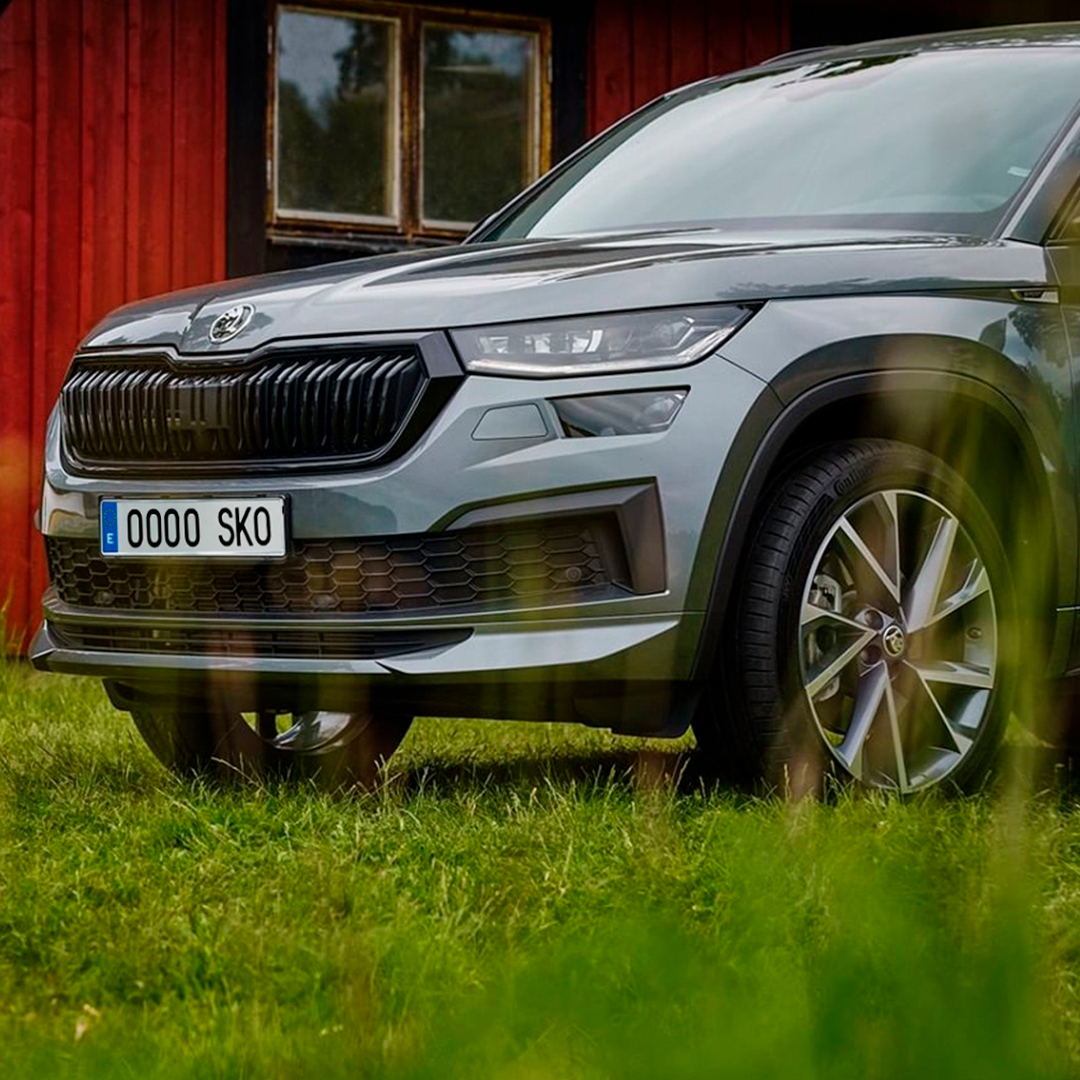 AutocenterLV's tweet photo. Frontal imponente.💪🏻 Diseño único.👆🏻 ¿Quieres conocer todos los detalles del ŠKODA KODIAQ?🙄
Escríbenos por privado 📲 y te los contamos.

#ŠKODA #KODIAQ #Valencia #AutoCenterLevante https://t.co/o6wR3Atqbz