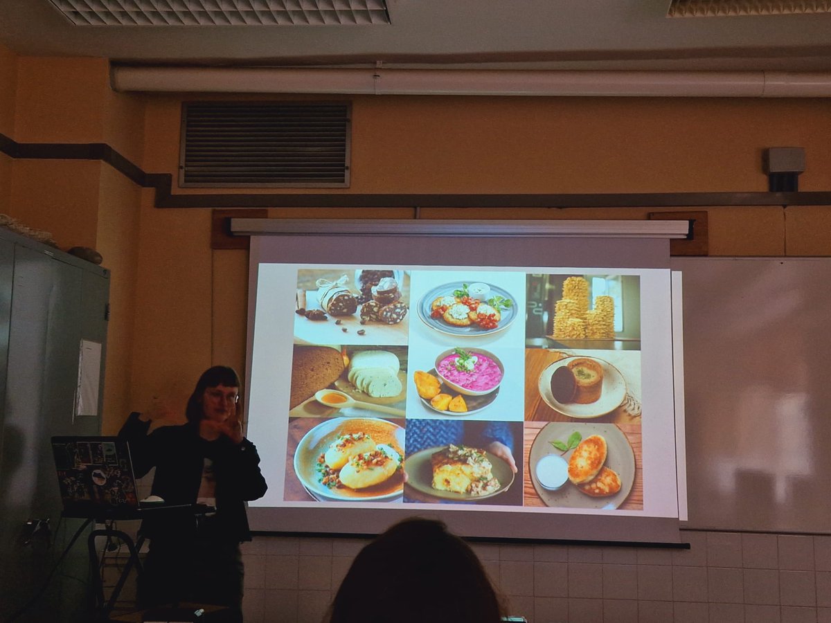 MAMirandaTweet's tweet photo. Last week we had the pleasure to host Kristina Valavičiūtė in our lab, she's a very skilled and passionate #entomologist from the Nature Research Centre in #Vilnius  She gave a nice talk about her research on #mosquitoes and #culicoides and traditions in #Lithuania https://t.co/DcpMXHIcvJ