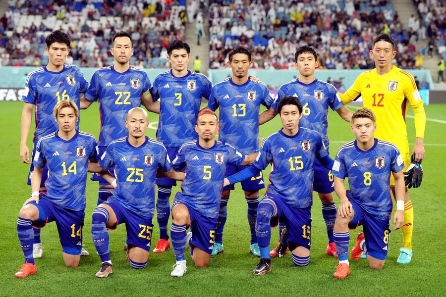 FaktaSepakbola's tweet photo. Timnas Jepang di #FIFAWorldCup tahun ini🇯🇵:

• Menang melawan juara Piala Dunia 2010 (Spanyol).
• Menang melawan juara Piala Dunia 2014 (Jerman)
• Memaksa Runner-up Piala Dunia 2018 (Krosia) hingga ke babak adu penalti.

What a Journey, Apresiasi Tweet untuk Timnas Jepang!🇯🇵🥹 https://t.co/y7Zc5XBzDS