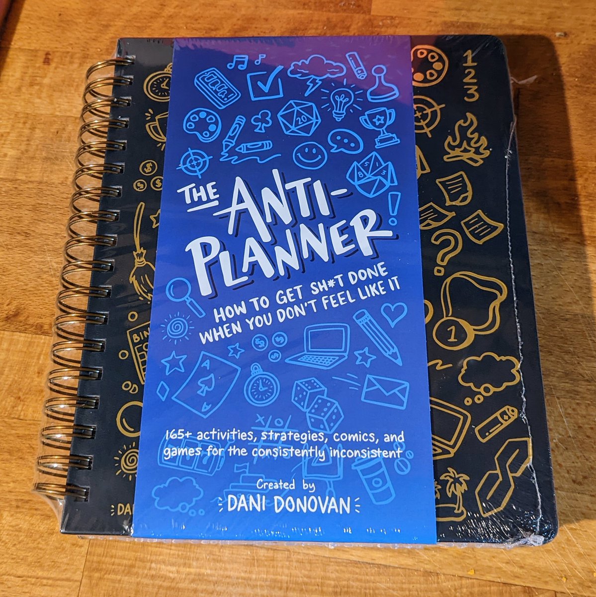 deedubbleyoo's tweet photo. @danidonovan this just arrived! What an unexpected early Christmas present to myself 🤣 I can't wait to open it. https://t.co/kY9OJfKXA7