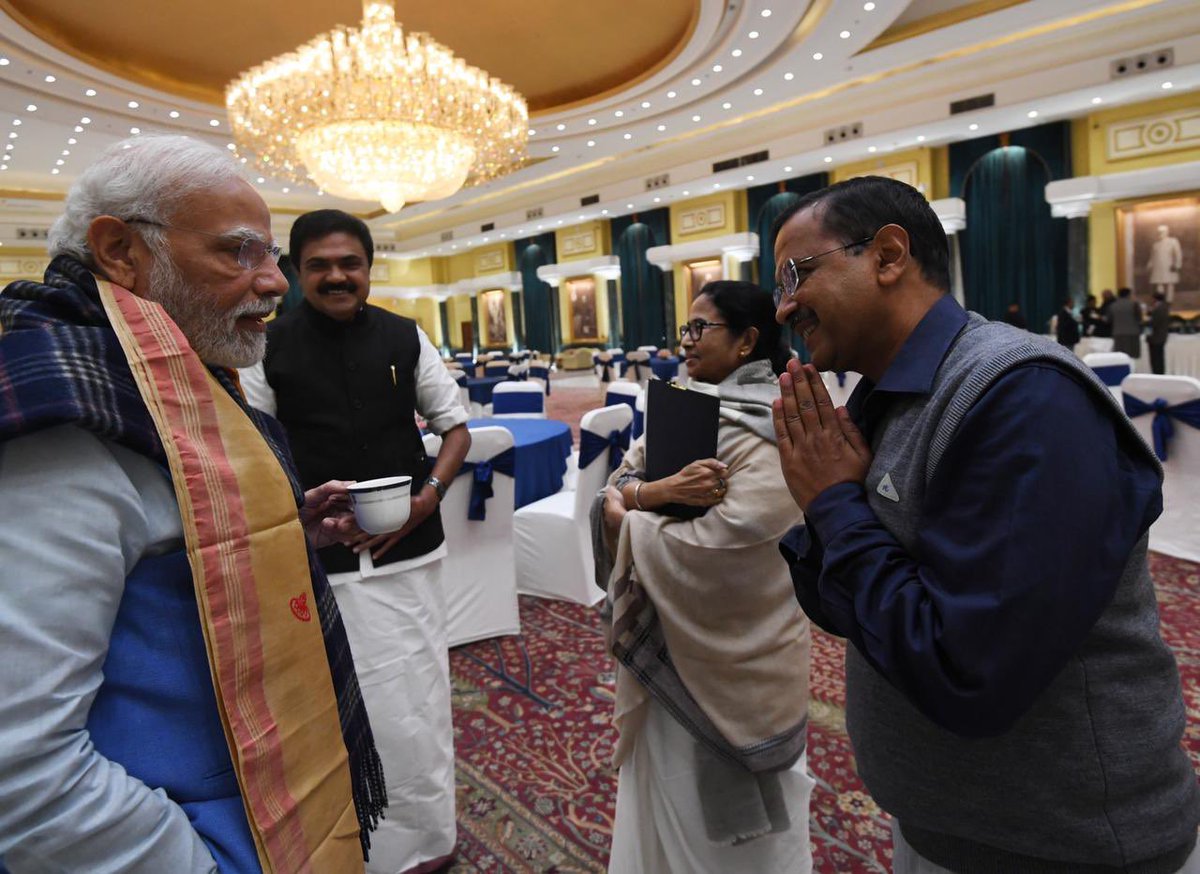 RanvirShorey's tweet photo. Caption this. https://t.co/9pVwDSQu8k