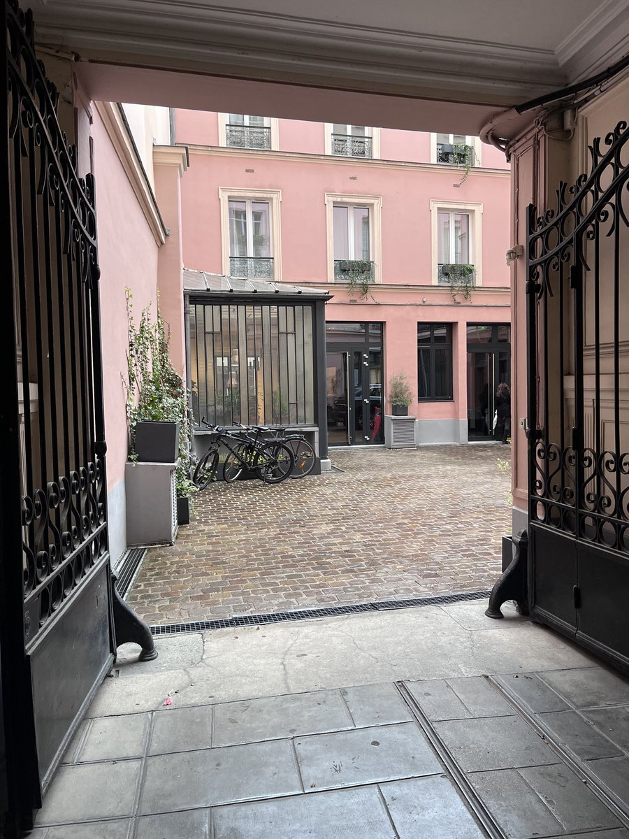 TRamiere's tweet photo. Je commence une formation #DataEssential sur le traitement des données et l'#IA avec le #JedhaBootcamp . Plongée 🤿 dans la #Data , materiau de plus en plus essentiel ! https://t.co/VMvNQLqqse