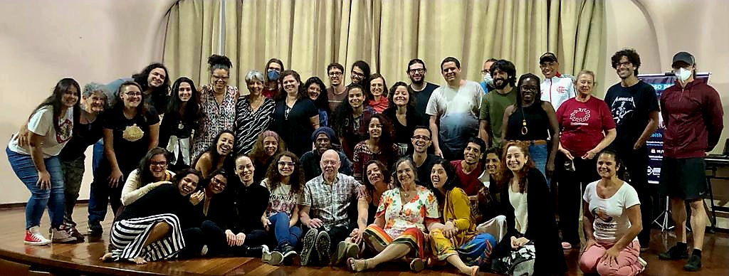 felipecottadrum's tweet image. Amazing workshop by Keith Terry (@crosspulse), one of the world references in Body Percussion!🌎
I learned a lot, the method he created is awesome! I discovered that he's also a drummer!🥁😀
#keithterry #crosspulse #bodypercussion
#percussaocorporal #bodymusic #musicadocorpo