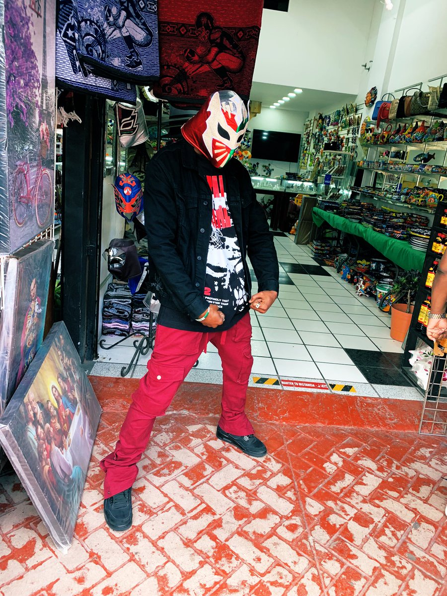 Ionlikeweirdos2's tweet photo. Flexin On these Lil Niggas KURT ANGLE 🇲🇽‼️ https://t.co/h6t3LbQOQB