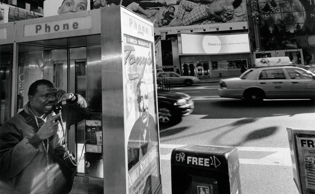 FondoDocArteCon's tweet photo. #LeeFriedlander en #Sala2CCAI @gijon hasta el 29 de enero. Exposición monográfica y cronológica de este fotógrafo dedicado al registro del “paisaje social americano”. @MuseosGijon. Organizada por @fmapfre y @Culturagijon. Para conocer más sobre su obra 👉 https://t.co/XrsaButRON https://t.co/JICzm83Fad