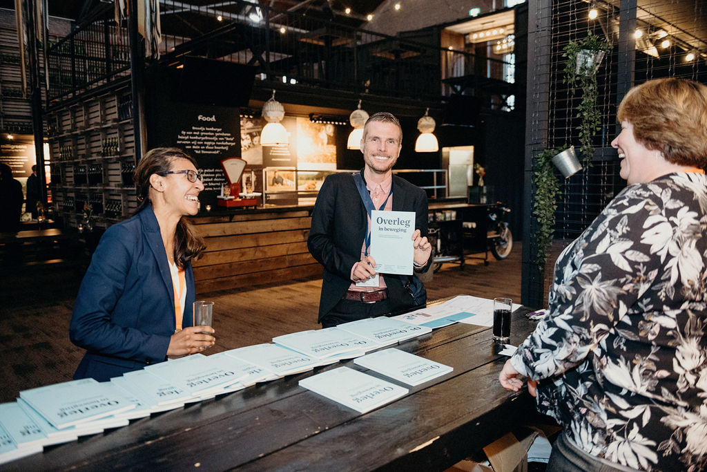 “Overleg in beweging”, zo heet het essay dat de Nederlandse school voor Openbaar Bestuur (NSOB) heeft geschreven ter gelegenheid van het 30-jaar bestaan van het OFL.

Lees meer👇
bit.ly/3uqbyRS

#OFL #overleg #conferentie #jubileum #essay #link