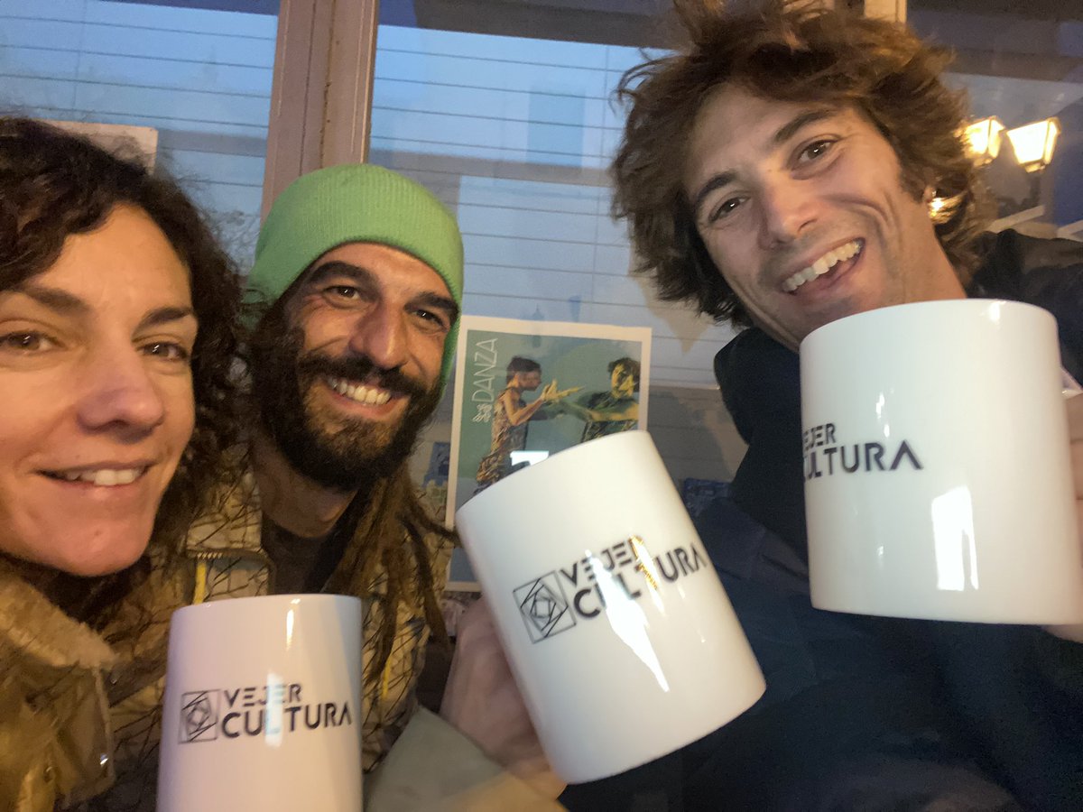 CIADavidSegura's tweet photo. Vejer es Cultura, y aquí estamos para llenar de color su precioso Teatro https://t.co/AIXRIbSNIK
