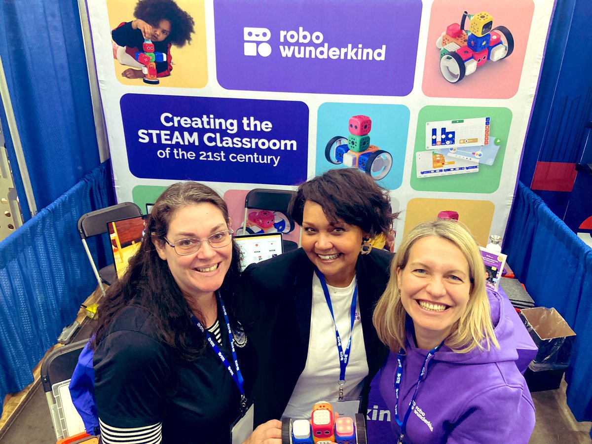 RoboWunderkind's tweet image. Meeting our Wunderteachers at @VSTE! Come see us at booth 515 to get a hug from a friendly robot and a team behind it. 

#Robotics #STEM #STEAM #elementary